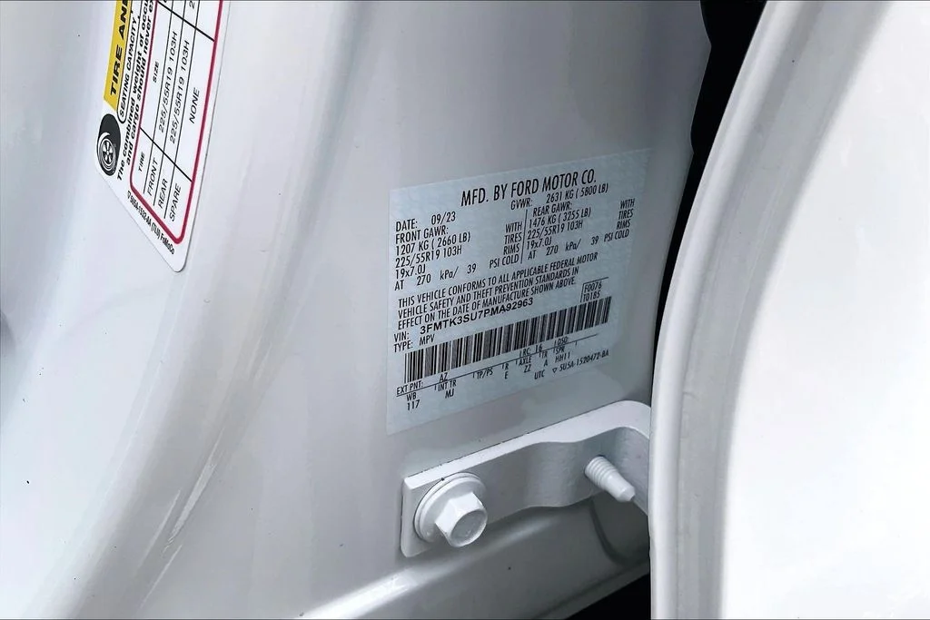 Used 2023 White Ford Premium image 33