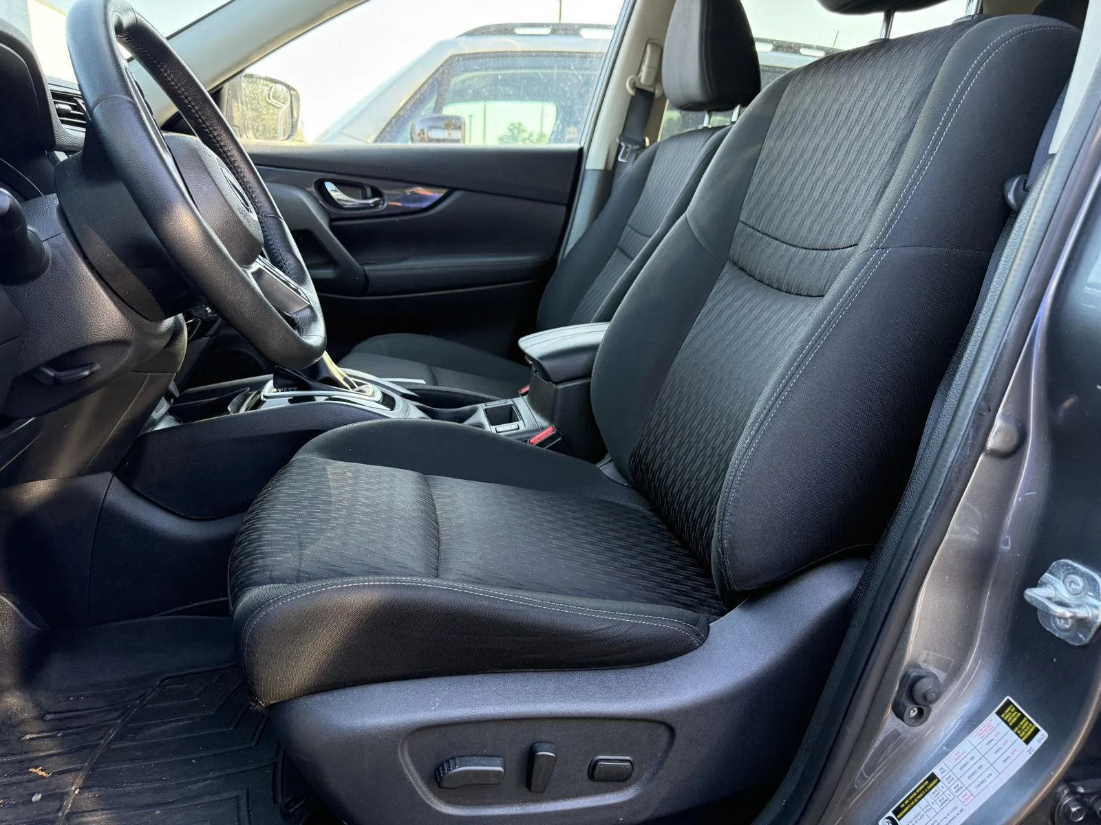 Used 2019 Gy Nissan SV image 11