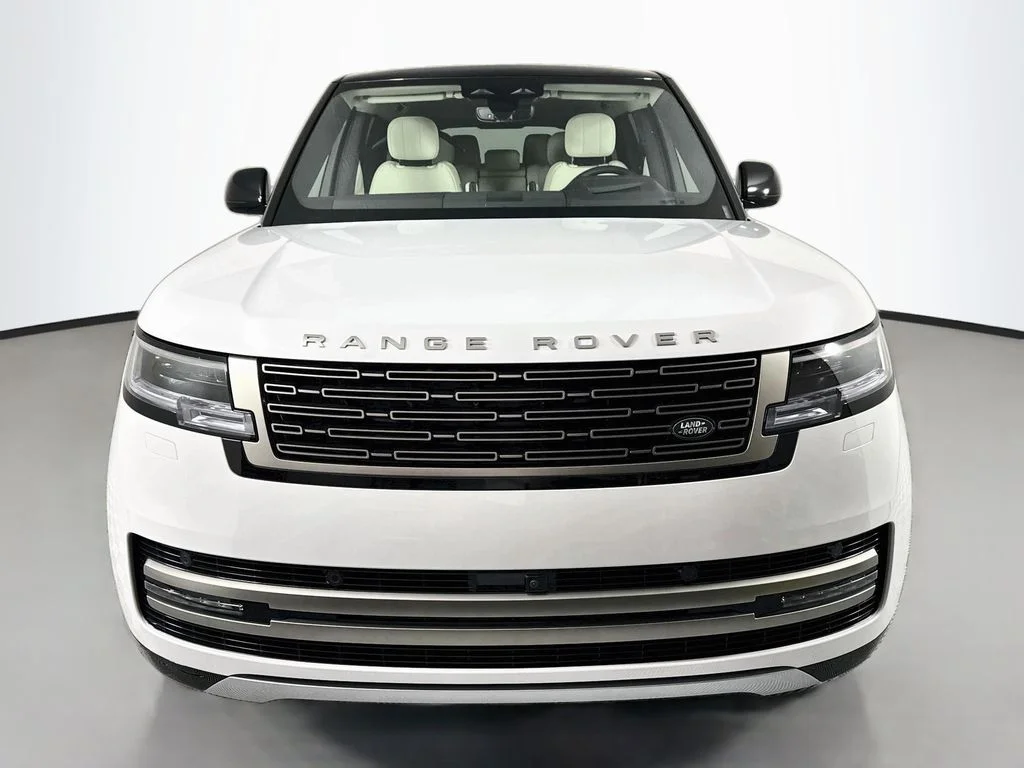 New 2026 Fuji White Land Rover SE image 6