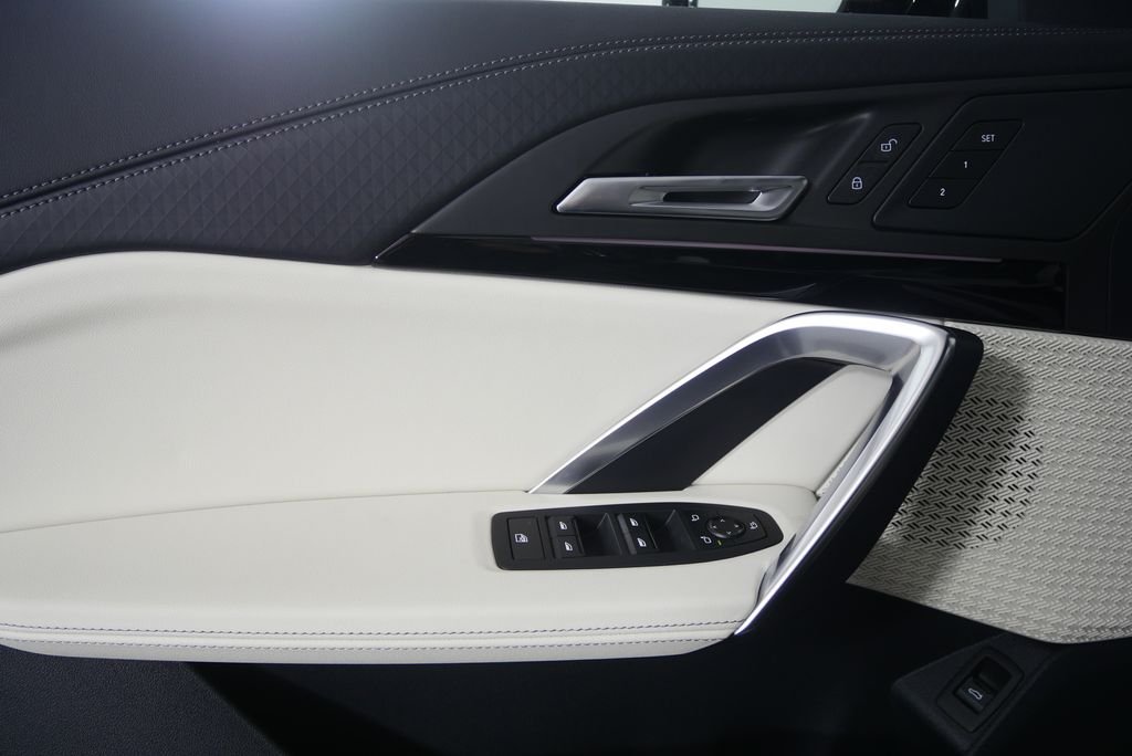 New 2026 Black Sapphire Metallic BMW xDrive28i image 8