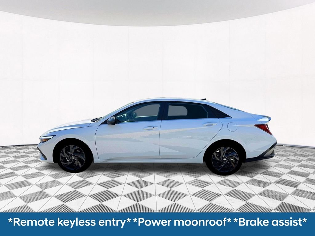 New 2026 White Hyundai SEL Sport image 4