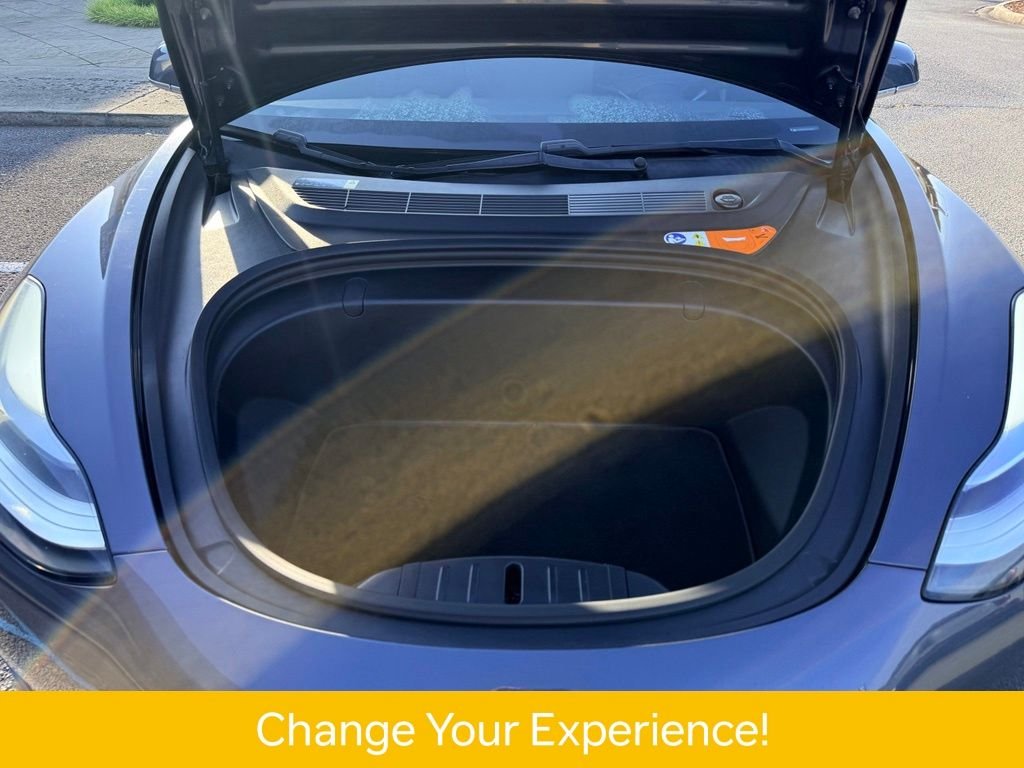 Used 2018  Tesla Long Range image 19