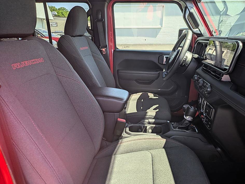 Used 2025 Firecracker Red Clearcoat Jeep Rubicon image 30