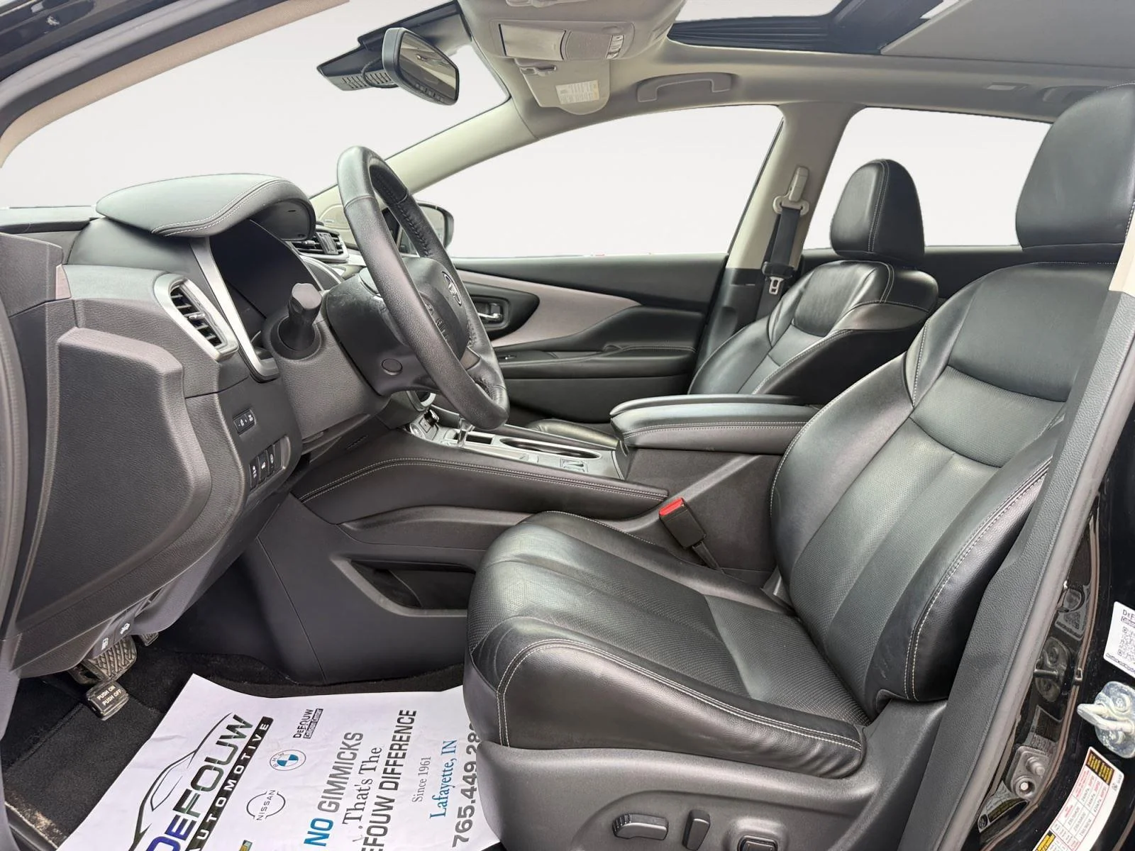 Used 2023 Super Black Nissan SL image 10