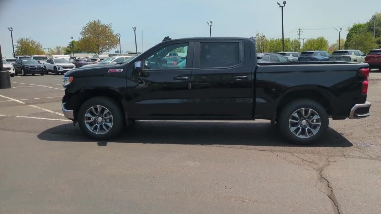 New 2026 Black Chevrolet LT image 41
