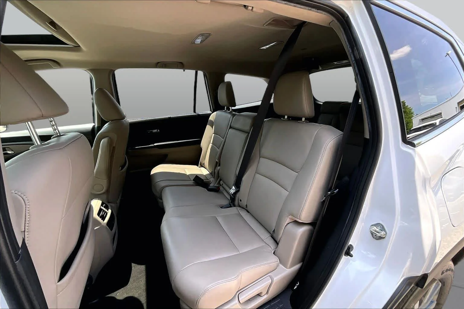 Used 2021 Platinum White Pearl Honda EX-L image 21