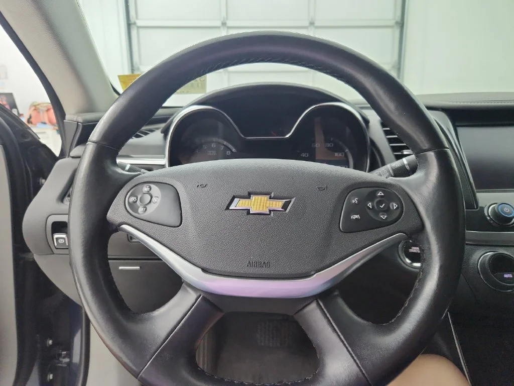 Used 2018 Blue Chevrolet LT image 7