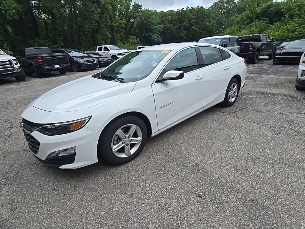 Used 2024 Chevrolet Malibu 1LT with VIN 1G1ZD5ST9RF179335 for sale in Excelsior Springs, MO