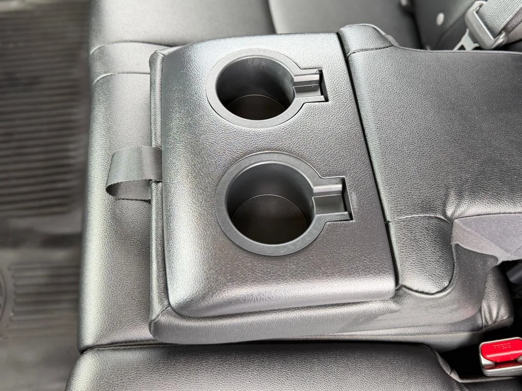 Used 2020 Gray Toyota Venture image 8
