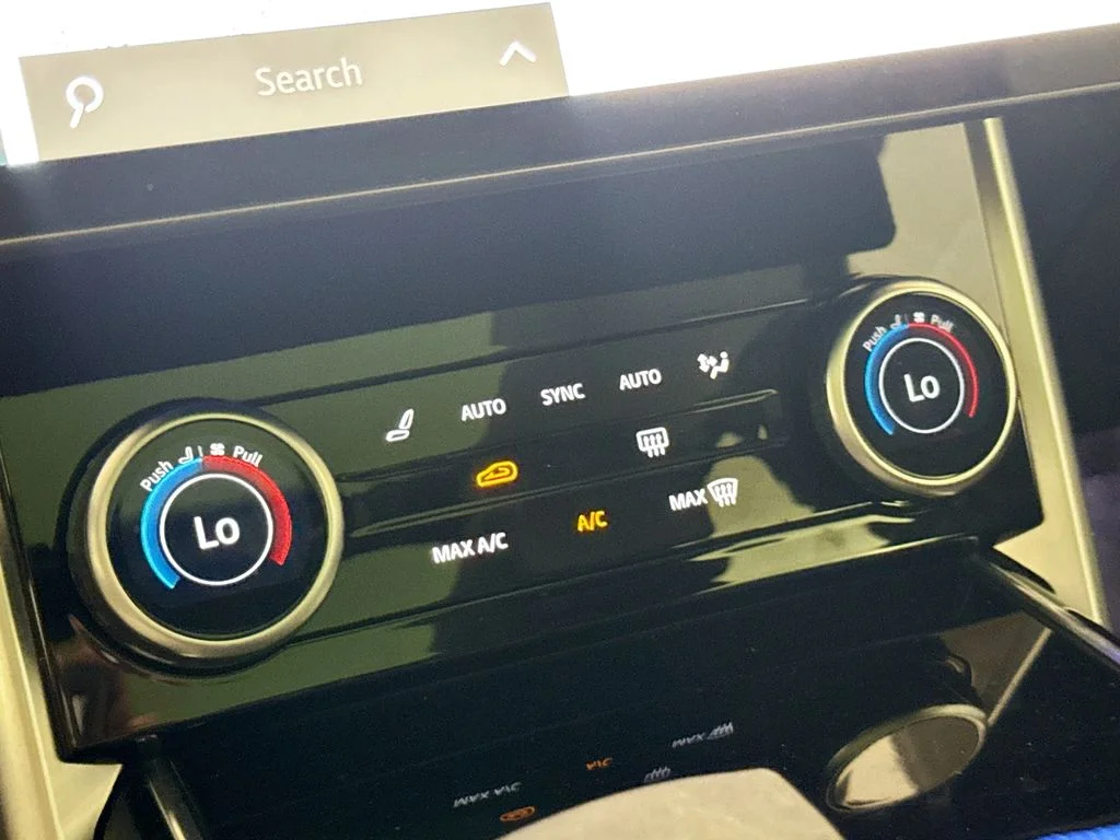 Used 2023 Black Land Rover SE image 16