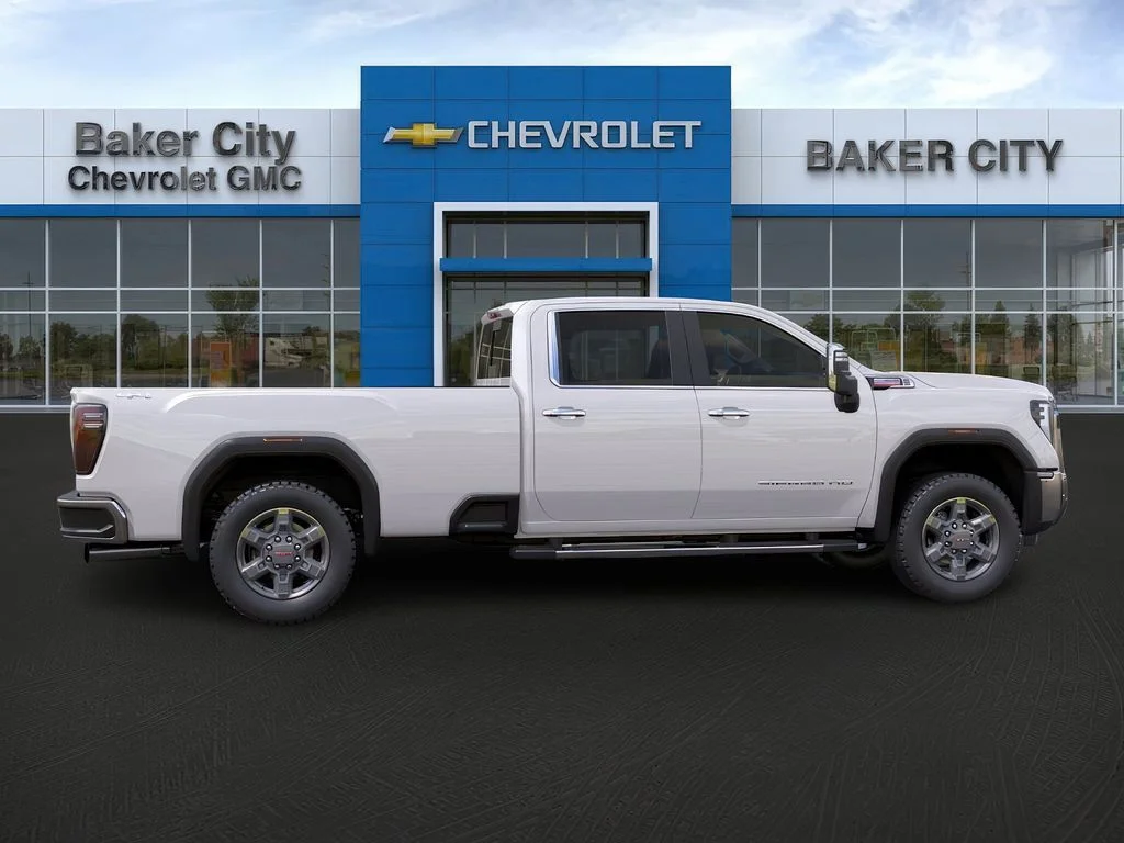New 2025 White Frost Tricoat GMC SLT image 5