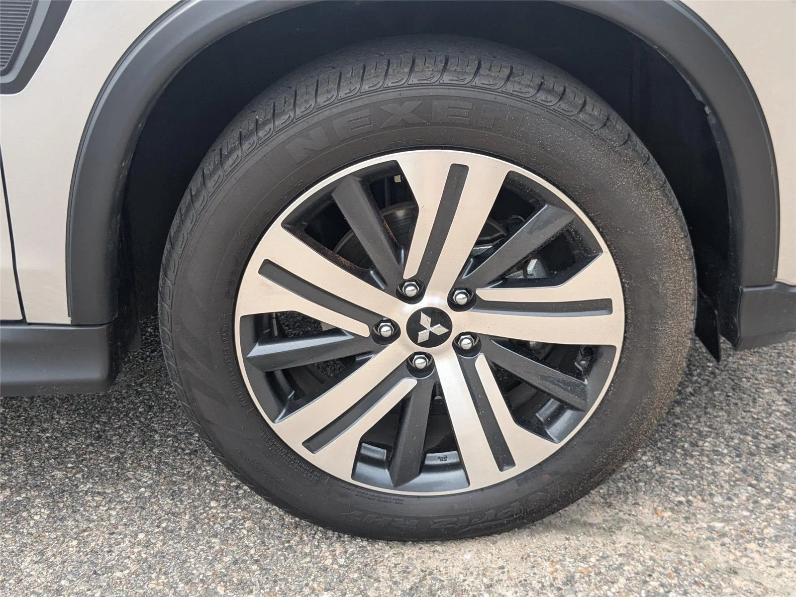 Used 2025  Mitsubishi S image 10
