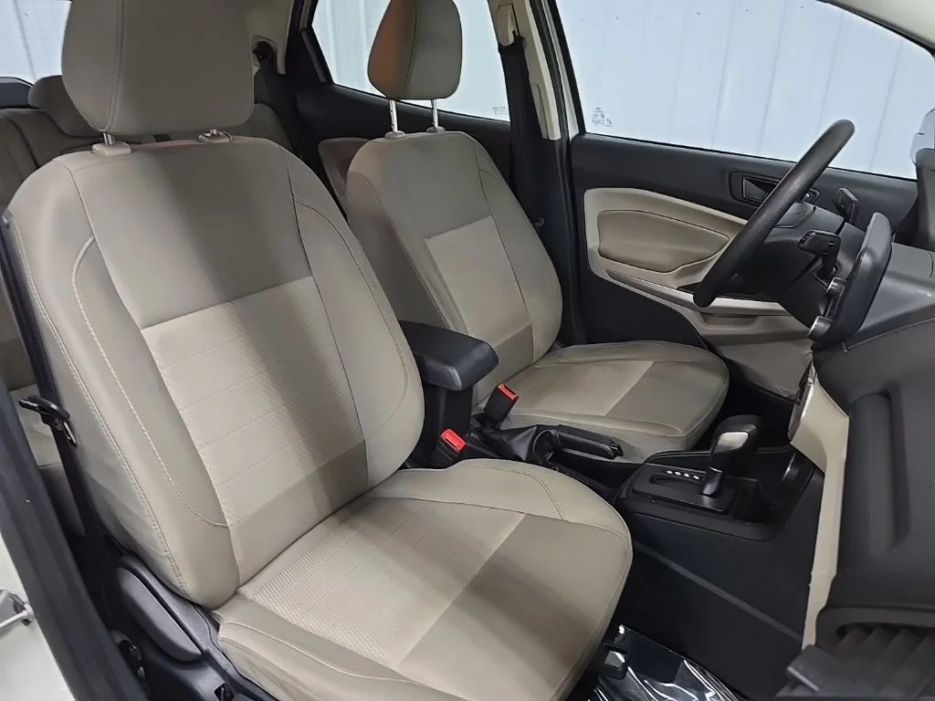 Used 2022 White Ford S image 18