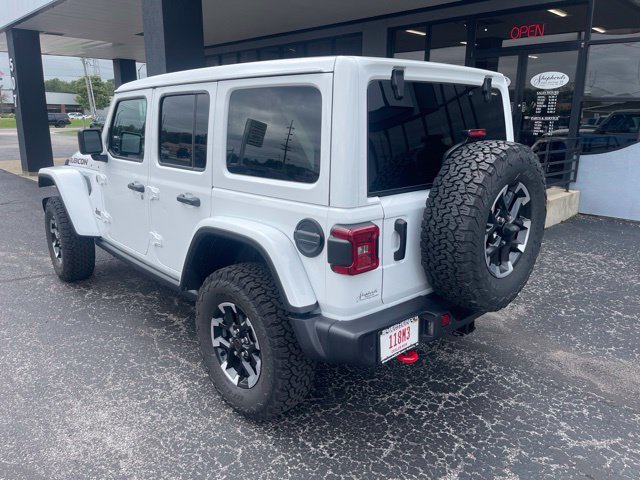 New 2026 Bright White Clear-Coat Exterior Paint Jeep Rubicon image 8