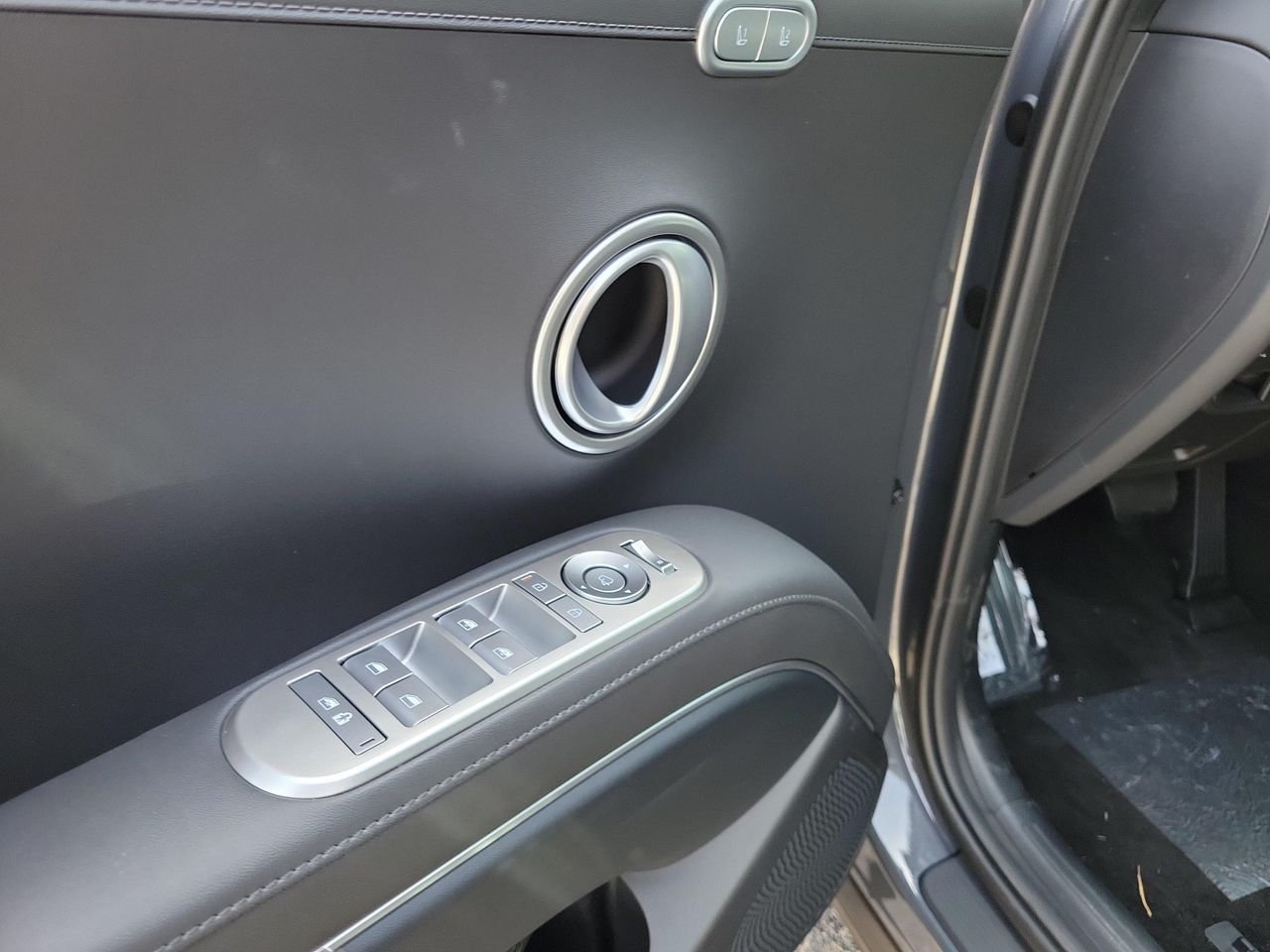 New 2026 Ecotronic Gray Pearl Hyundai SEL Premium AWD image 18