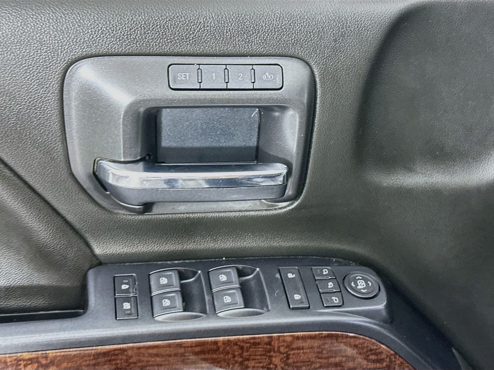 Used 2018 Quicksilver Metallic GMC SLT image 18
