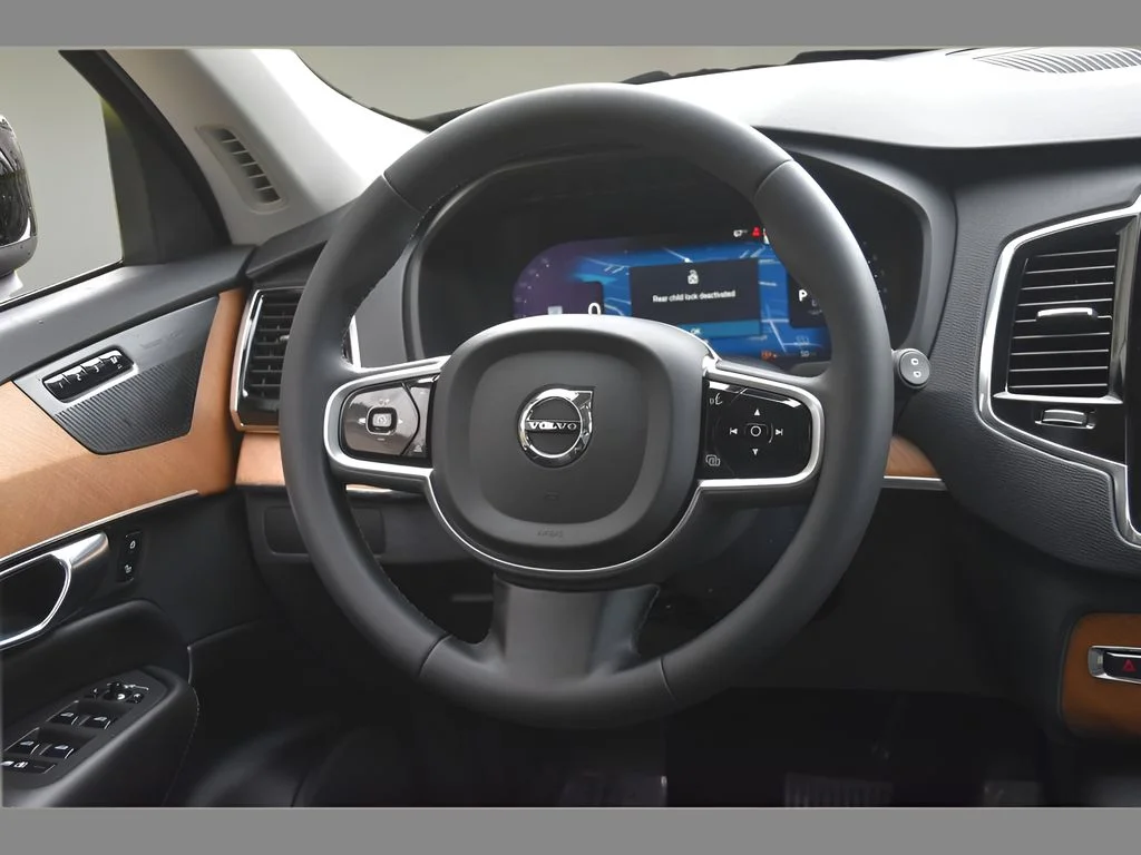 Certified Used 2023 Onyx Black Metallic Volvo Plus image 17