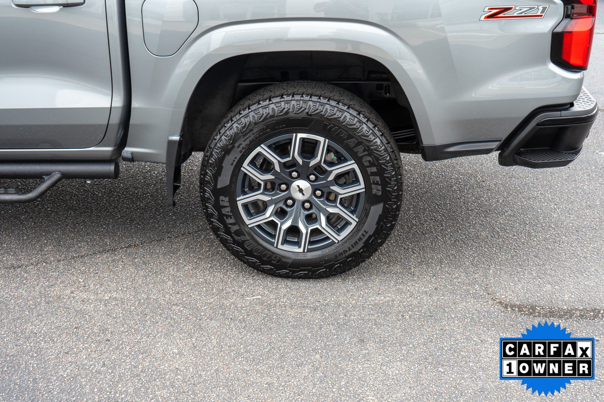 Used 2024 Sterling Gray Metallic Chevrolet 4WD Z71 image 11