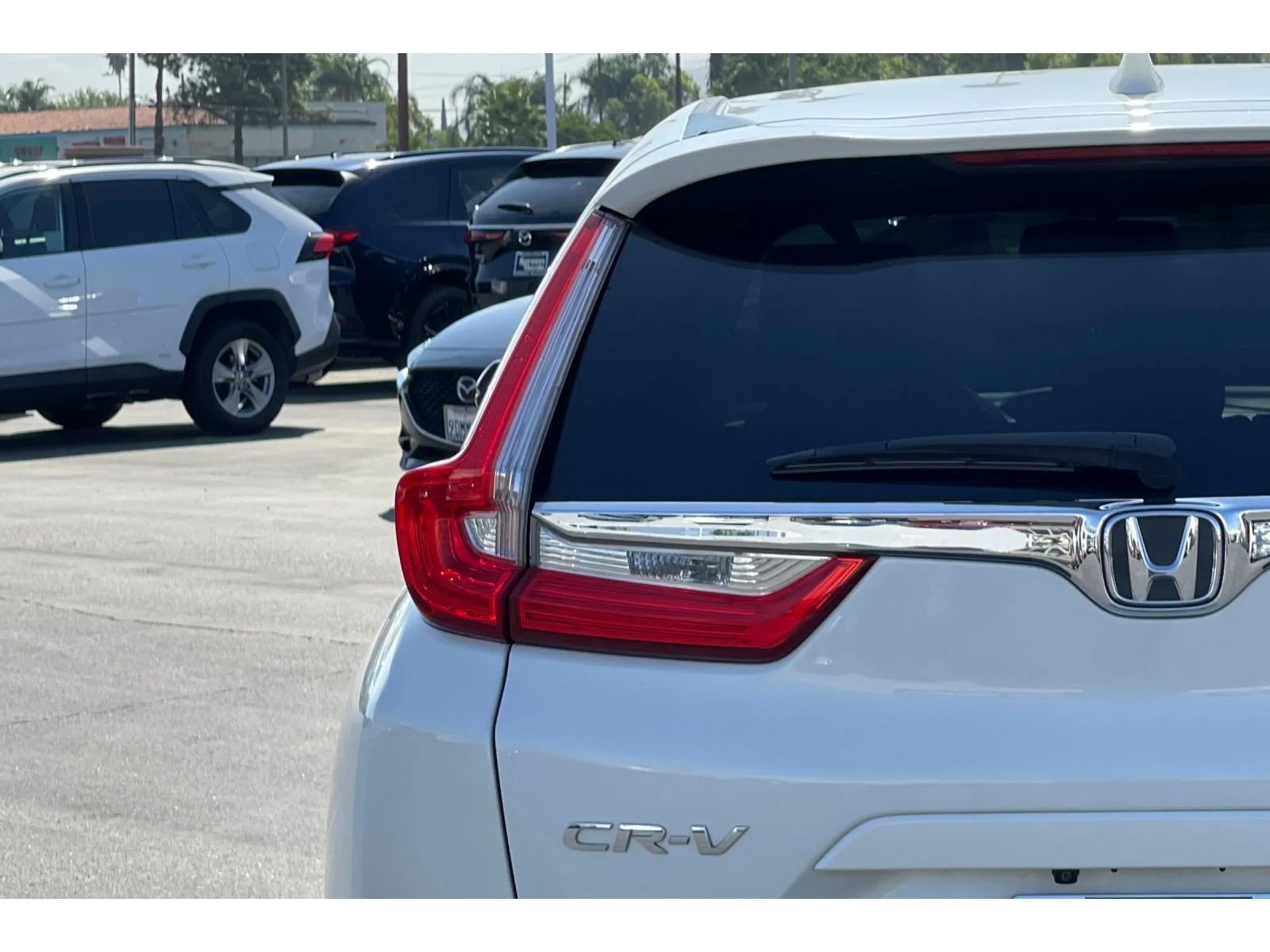 Used 2018 White Diamond Pearl Honda EX-L image 14