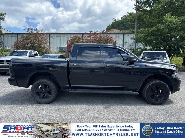 2019 RAM 1500 Classic Express Crew Cab 4x4 5'7's photo