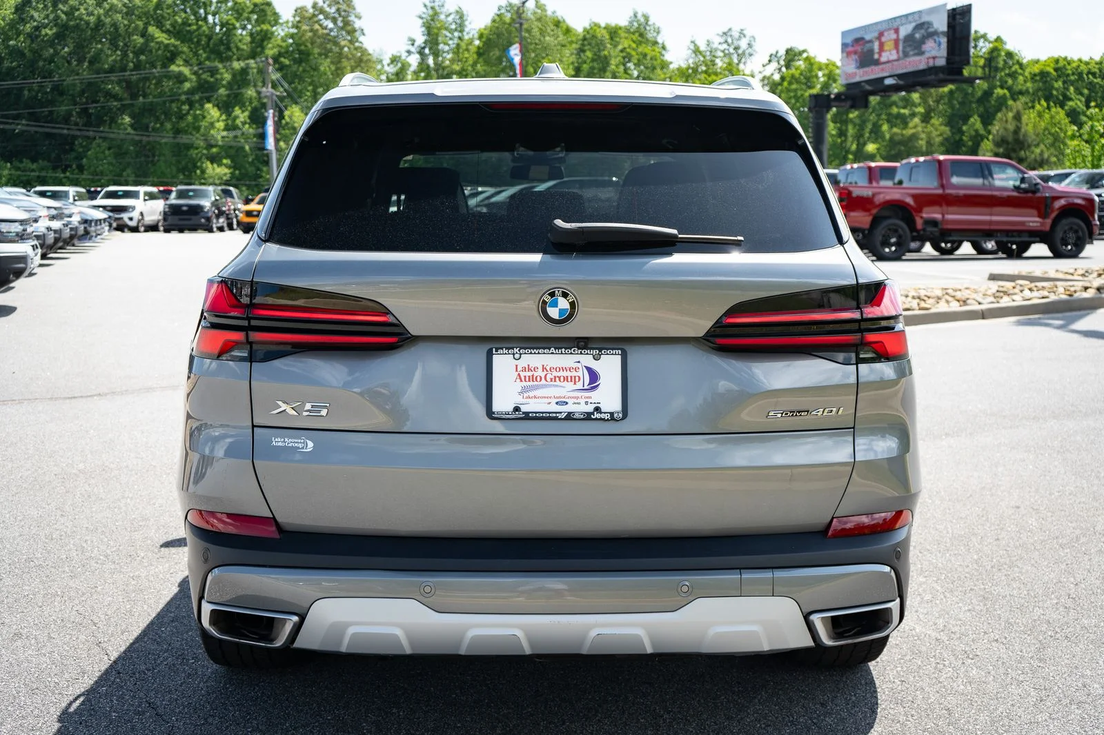Used 2024 Gray BMW sDrive40i image 8