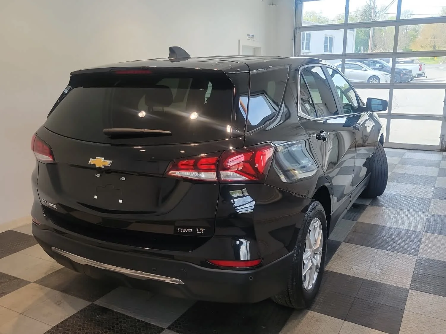 Used 2024 Mosaic Black Metallic Chevrolet LT image 5