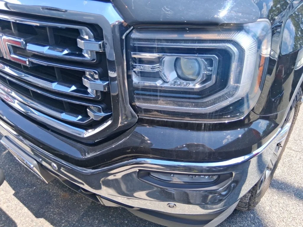 Used 2017 Black GMC SLT image 16