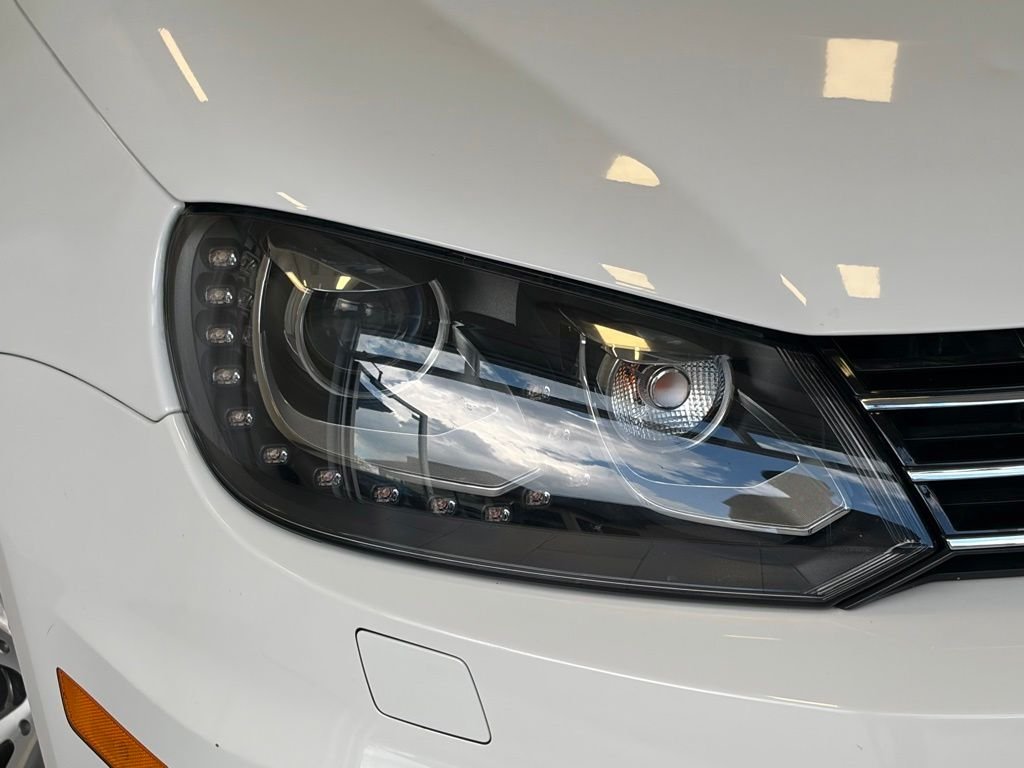 Used 2013 Candy White Volkswagen Lux image 5