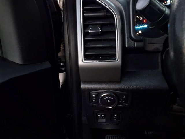 Used 2018 Blue Ford XLT image 13