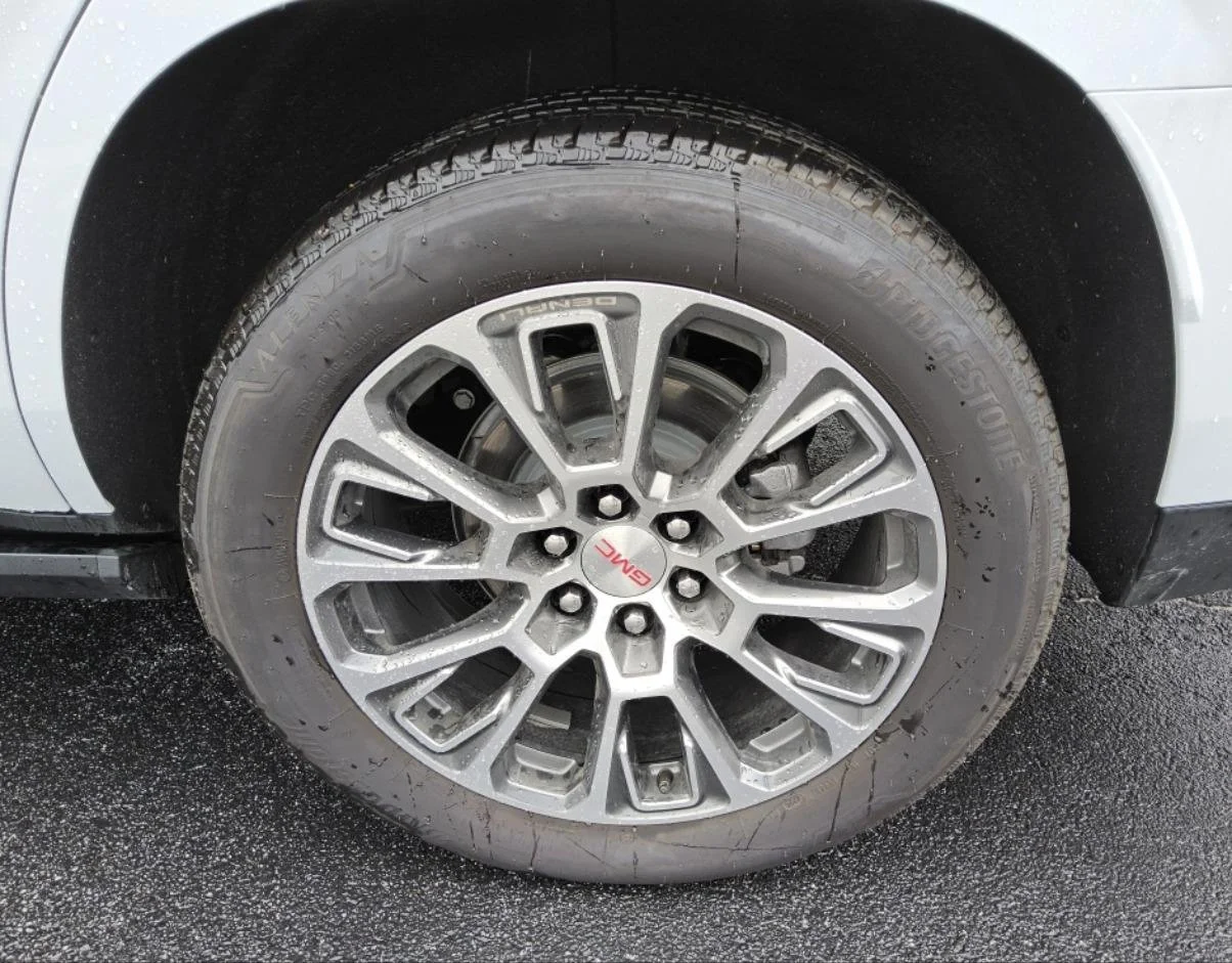 Used 2026 Glacier White Tricoat GMC Denali image 15