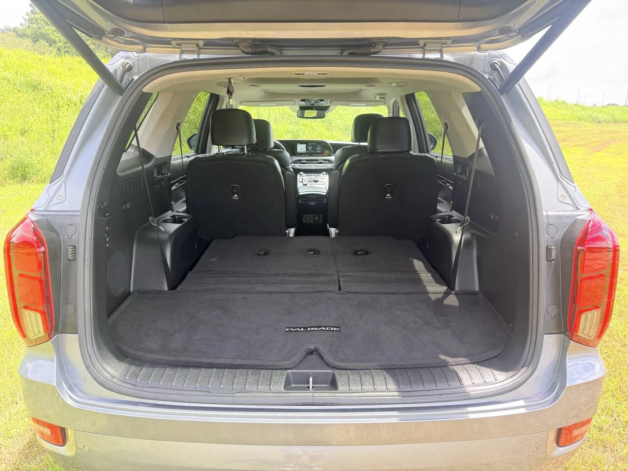 Used 2021 Gray Hyundai Limited 4dr SUV image 9