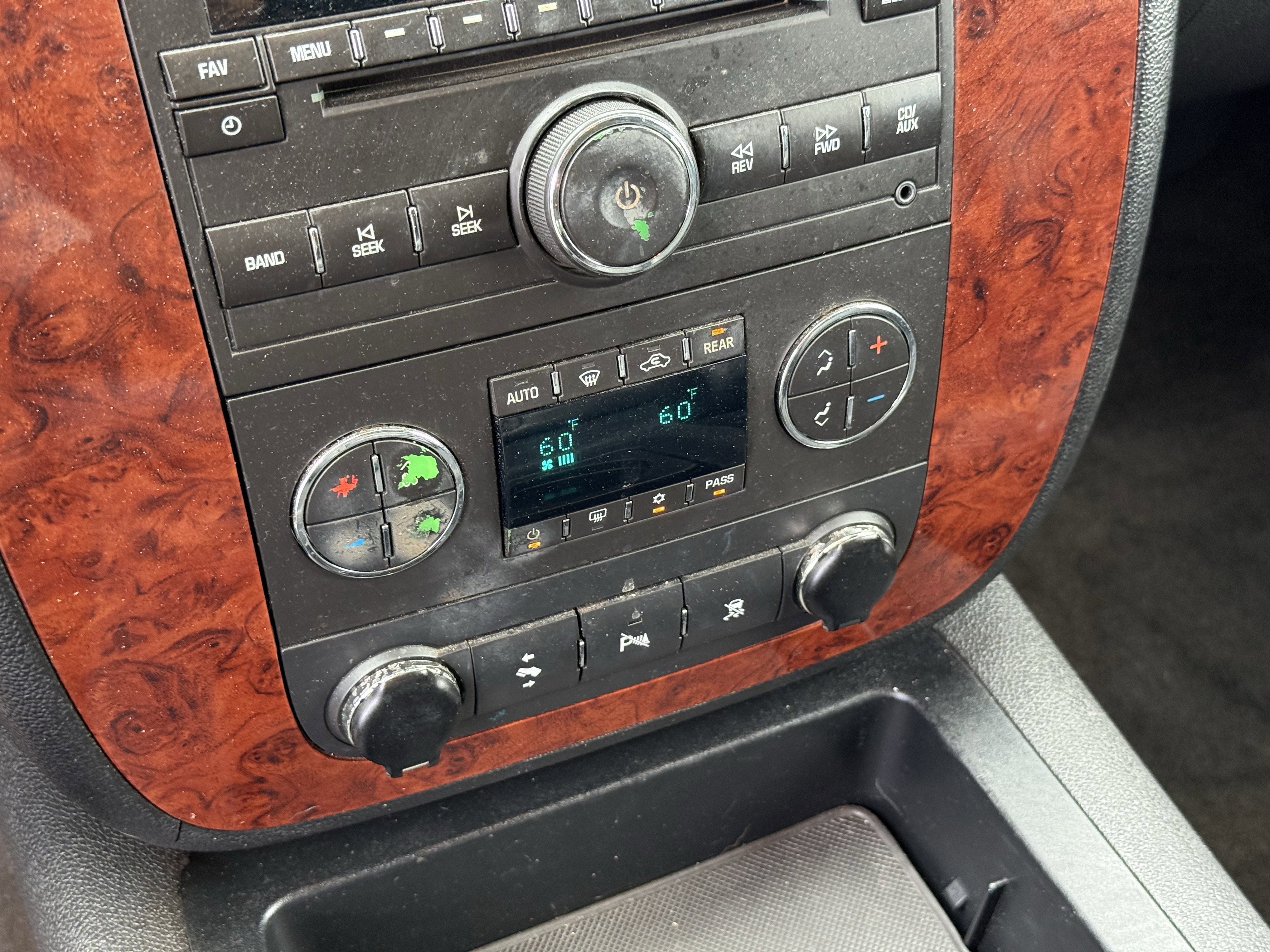 Used 2010 Taupe Gray Metallic Chevrolet LT image 20