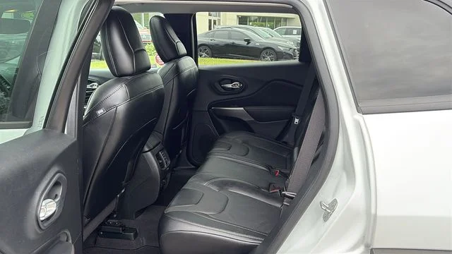 Certified Used 2022 White Jeep Latitude Lux image 23