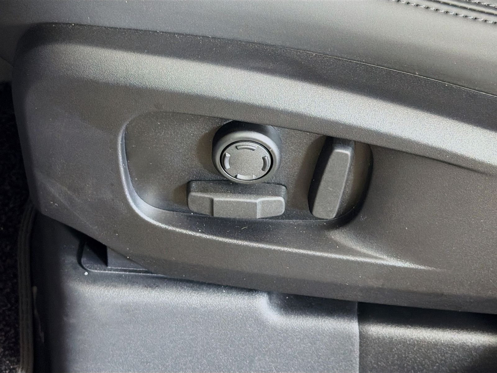New 2026 Borasco Grey Land Rover X-Dynamic SE image 24