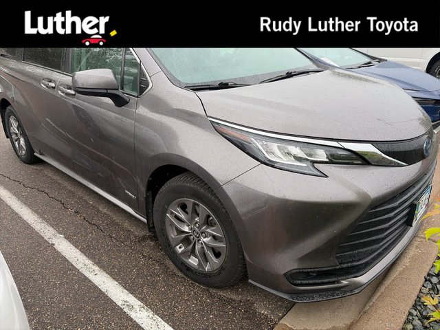 2021 Toyota Sienna LE