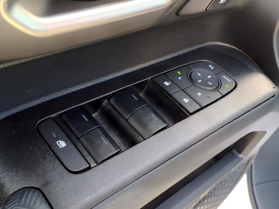 Used 2025 Wind Chill Pearl Toyota Limited image 19