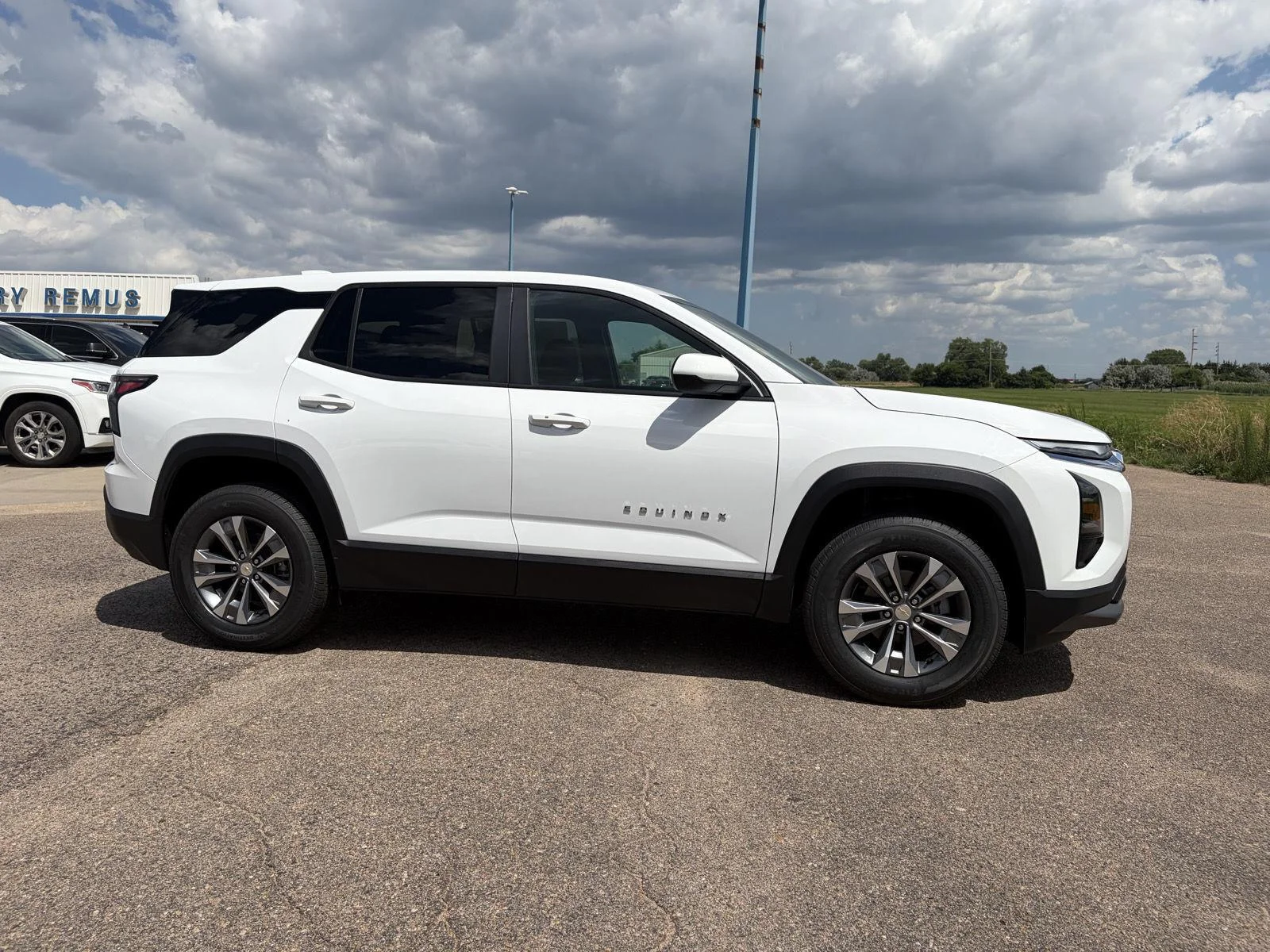 2027 Chevrolet Equinox LT - Photo 8
