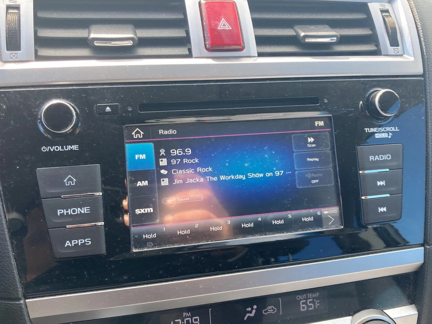 Used 2019 Magnetite Gray Metallic Subaru  image 17