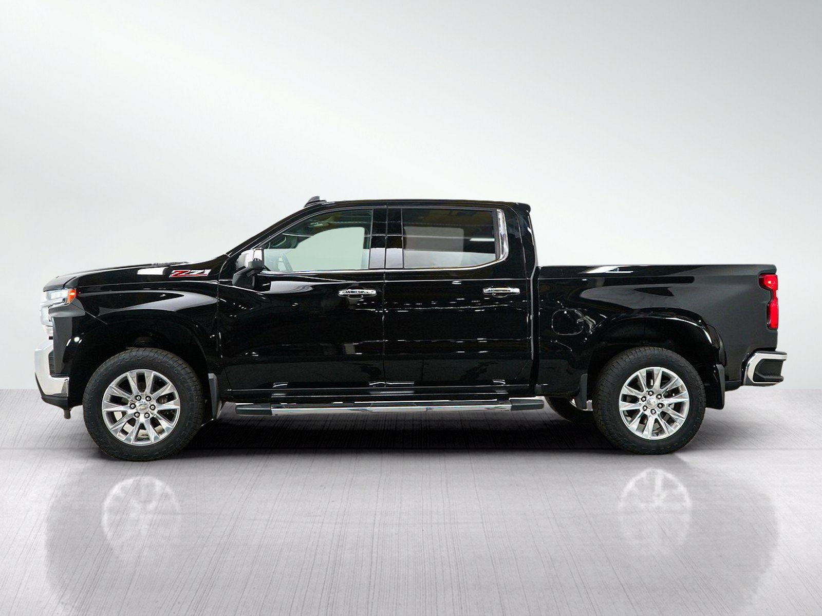 Used 2022 Gray Chevrolet 4WD Crew Cab 147 LTZ image 2