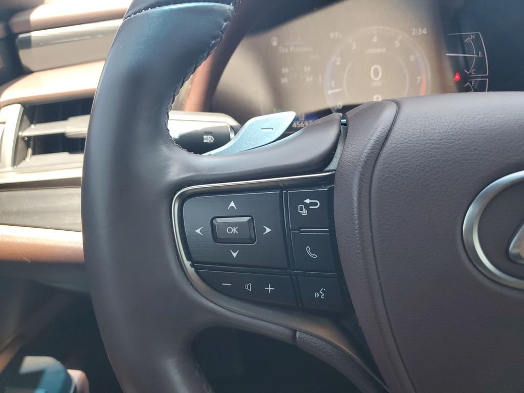 Used 2021 Black Lexus 350 image 19