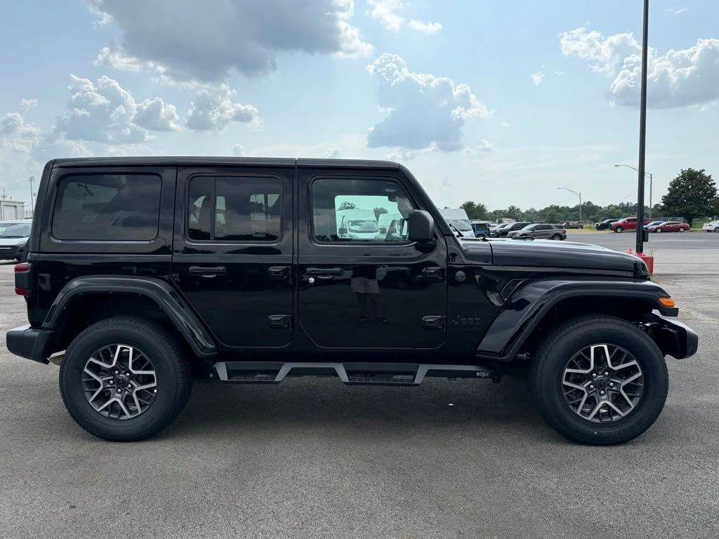 Used 2025 Black Jeep Sahara image 9