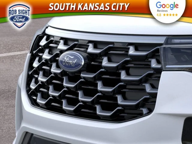 New 2026 Star White Metallic Tri-Coat Ford Platinum™ image 17