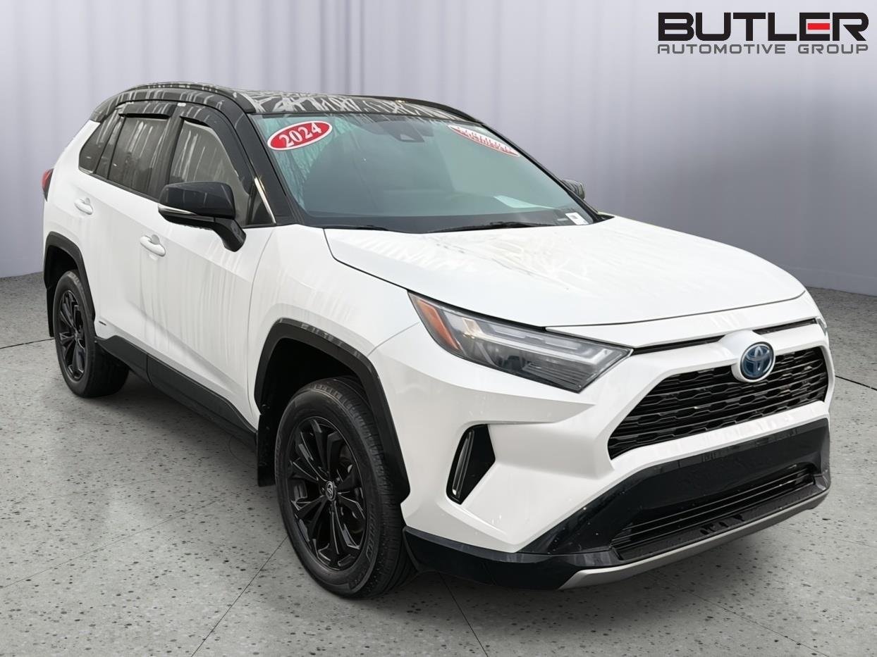 Used 2024 Wind Chill Pearl w/Midnight Black Metallic Roof Toyota Hybrid XSE image 8
