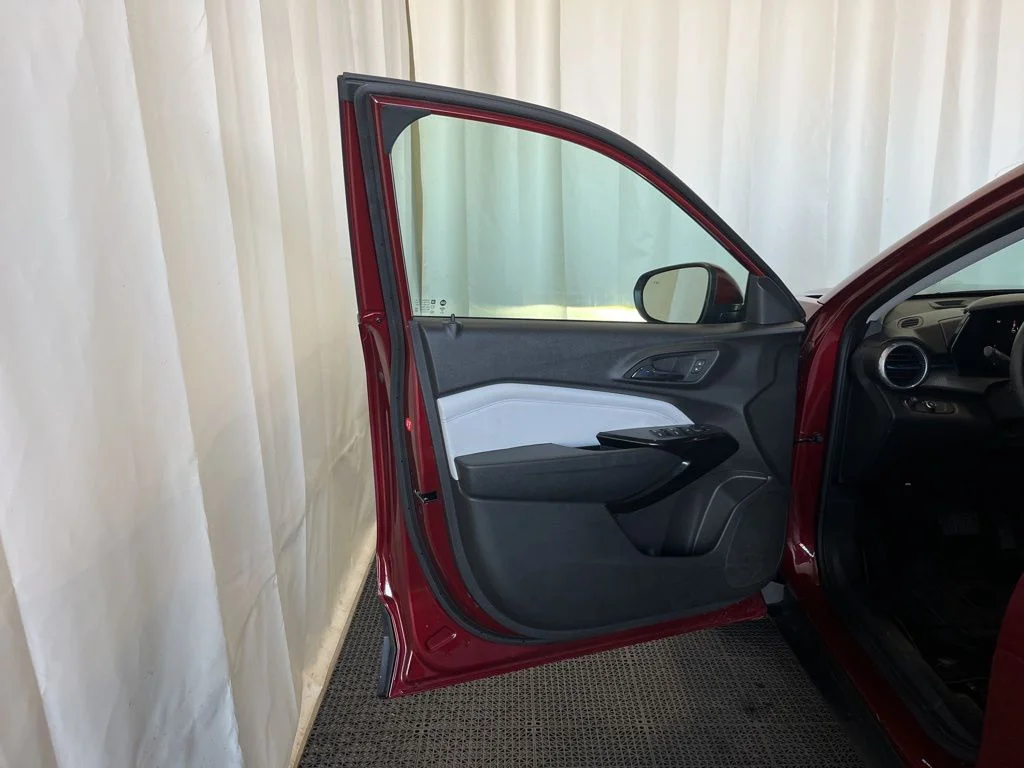 Used 2025 Red Chevrolet LT image 18