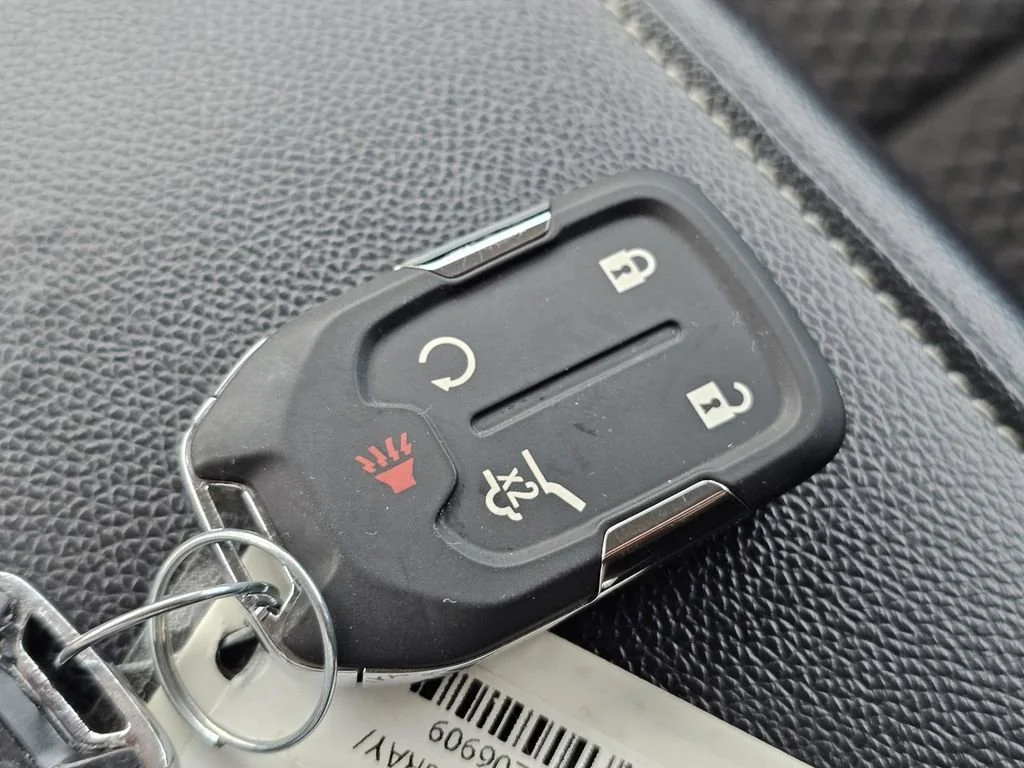Used 2019 QUICKSILVER METALLIC GMC SLE image 27