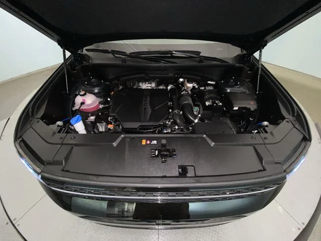 Used 2025 Black Hyundai Calligraphy image 27