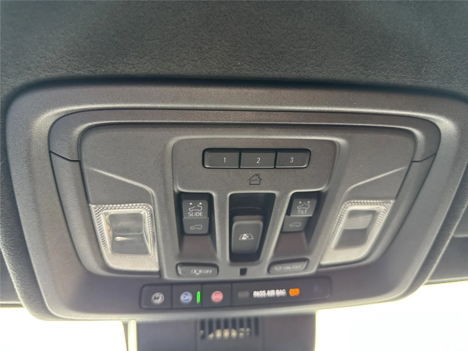 Used 2024 Sterling Metallic GMC Denali Ultimate image 31