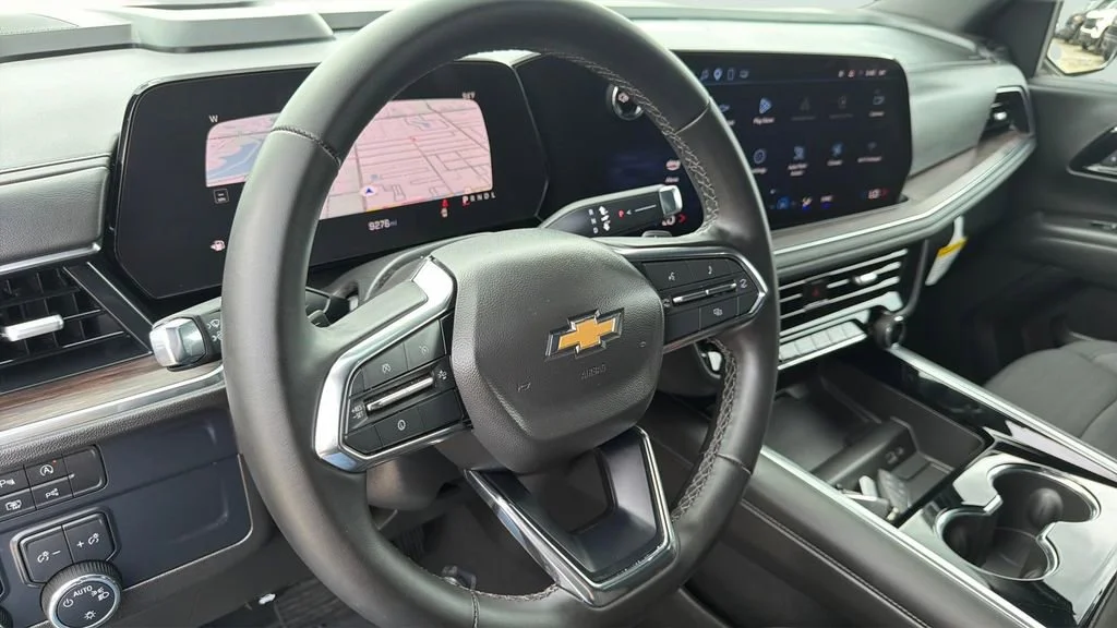 Used 2025 Black Chevrolet LS image 24