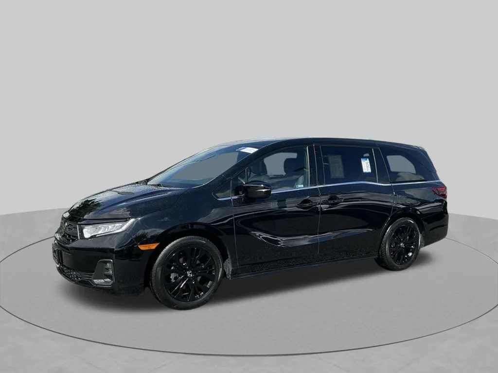 Used 2025  Honda Sport-L image 2