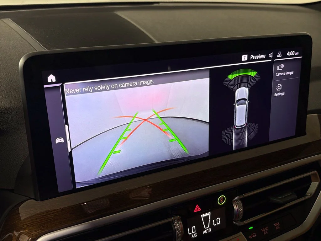 Used 2022 Black BMW sDrive30i image 25